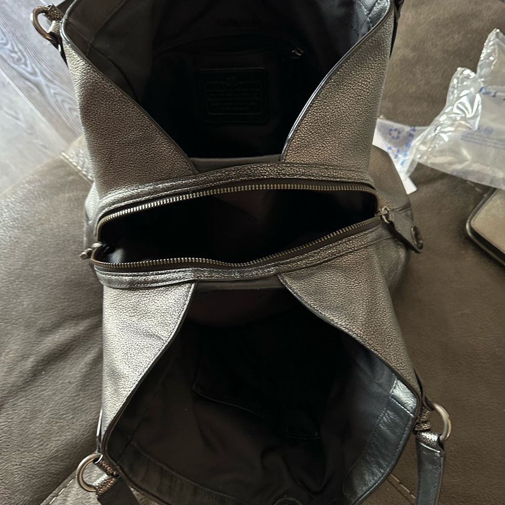 Handbag and wallet - Picture 7 of 8